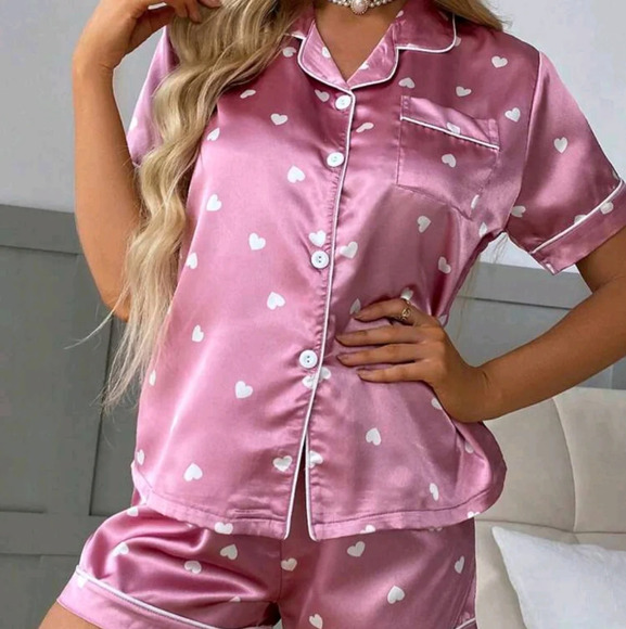 Women's Heart Pattern Printed Short Sleeve Top And Shorts Pajama Set - Picture 5 of 7